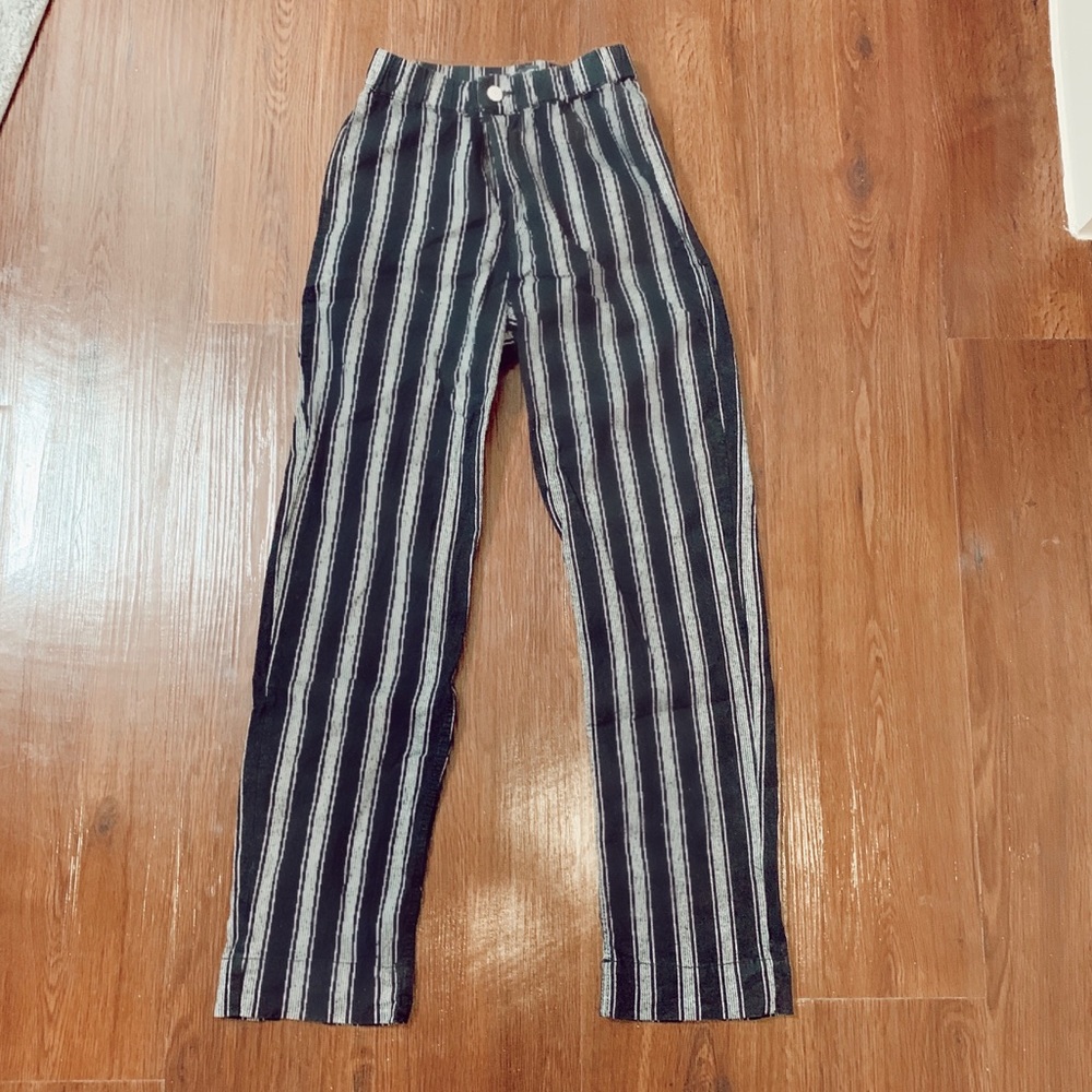 ⭐️ SUPER CUTE Brandy Melville pants! ⭐️ <3